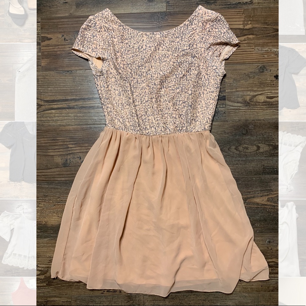 Light pink/taupe dress